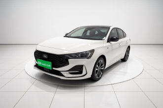 福特 福克斯 2022款 三厢 EcoBoost 180 自动ST Line