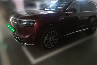 鸿蒙智行 问界M8 2025款 增程 Ultra版 53.4kWh 6座版 (192线激光雷达）