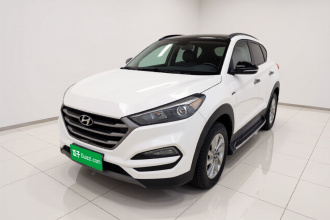 现代 途胜 2018款 1.6T 双离合两驱15周年特别版