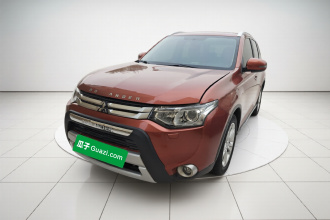 三菱 欧蓝德(进口) 2014款 2.4L 四驱豪华超值版 5座