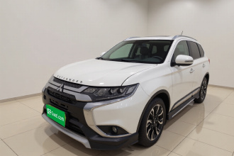 三菱 欧蓝德 2020款 2.4L 四驱致享版 5座