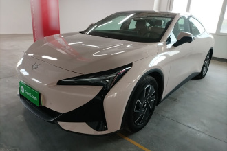 ARCFOX极狐 极狐 阿尔法S5 2024款 560PRO 185kW