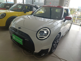电动MINI COOPER 2024款 452km COOPER SE 赛车手