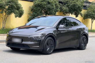 特斯拉 Model Y 2025款 长续航全轮驱动 首发版