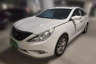 现代 索纳塔 2015款 经典 2.0L 自动豪华版