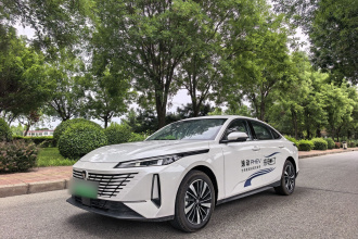 长安 逸动PHEV 2025款 智慧新蓝鲸 145KM 战舰版