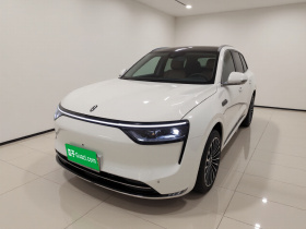 鸿蒙智行 问界M8 2025款 增程 Ultra版 53.4kWh 6座版