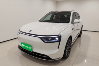 鸿蒙智行 问界M8 2025款 增程 Ultra版 53.4kWh 6座版