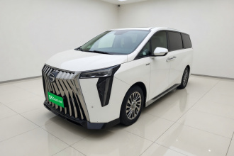 广汽传祺 传祺M8 2023款 宗师系列 双擎 至尊版