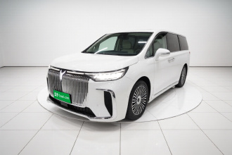 岚图汽车 岚图梦想家 2025款 PHEV 四驱旗舰鲲鹏版