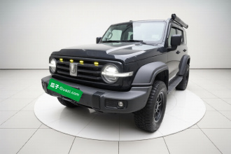 坦克300 2025款 2.0T 汽油征服者