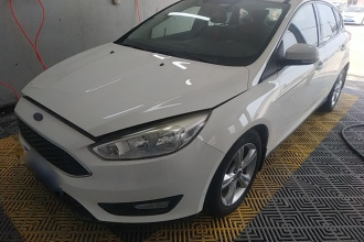 福特 福克斯 2015款 两厢 1.6L 自动舒适型