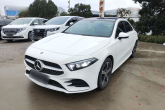 奔驰A级 2022款 改款三 A 200 L 运动轿车时尚型