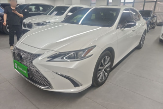 雷克萨斯ES 2020款 260 卓越版