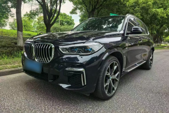 宝马X5 2022款 改款 xDrive 30Li 尊享型M运动套装