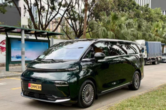 吉利银河 翼真L380 2025款 805km旗舰版四驱