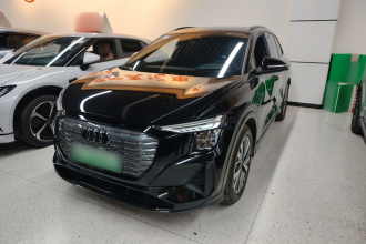 奥迪Q5 e-tron 2023款 40 e-tron 闪耀型 机甲套装