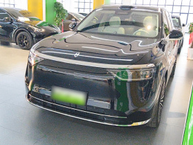 鸿蒙智行 问界M8 2025款 增程 Ultra版 53.4kWh 6座版