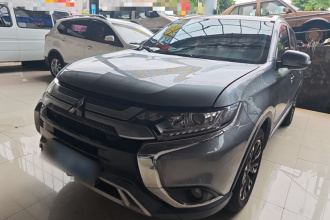 三菱 欧蓝德 2019款 2.0L 两驱畅享版 7座 国VI
