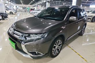 三菱 欧蓝德 2018款 2.4L 四驱精英版 5座