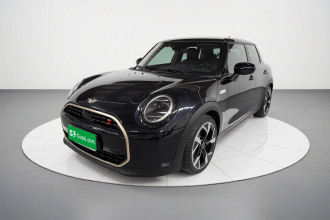 MINI 2025款 2.0T COOPER S 艺术家 五门版
