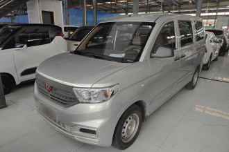 五菱汽车 五菱宏光V 2022款 1.5L劲取版电动助力LAR