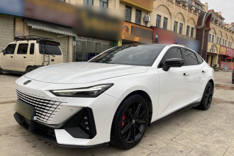 长安UNI-V 2022款 1.5T 尊贵型