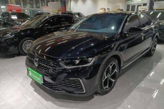 大众 帕萨特 2025款 出众款 330TSI 星空精英版