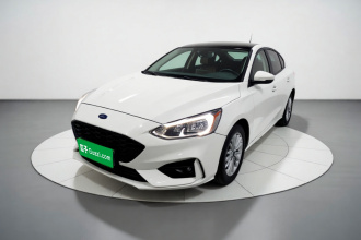 福特 福克斯 2020款 三厢 EcoBoost 180 自动锋潮型