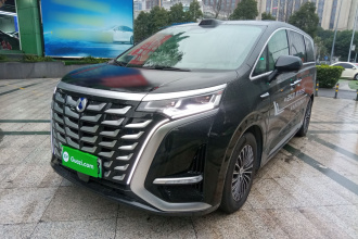 腾势D9 2025款 DM-i 智驾版 1020 四驱旗舰型