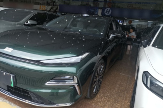 吉利银河 银河星耀8 2025款 130km EM-P 星舰版