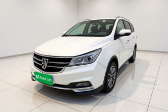 宝骏730 2019款 1.5L 手动时尚型 7座 国VI