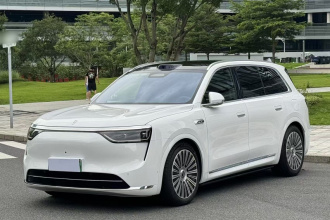 鸿蒙智行 问界M8 2025款 增程 Ultra版 53.4kWh 6座版 (192线激光雷达）