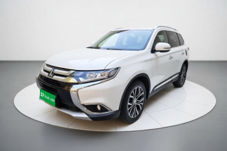 三菱 欧蓝德 2018款 2.4L 四驱豪华版 7座