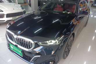 宝马5系 2025款 530Li 领先型 M运动套装