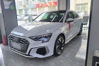 奥迪A3 2024款 A3L Limousine 35 TFSI 时尚运动型