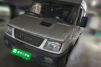 依维柯得意 2017款 2.5T A35客车5-7座47Z5