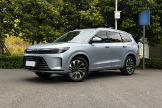 鸿蒙智行 问界M7 2022款 1.5T 四驱豪华版