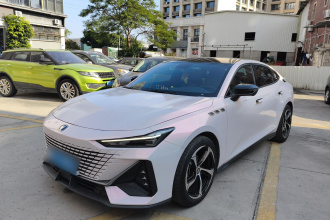 长安UNI-V 2022款 1.5T 尊贵型