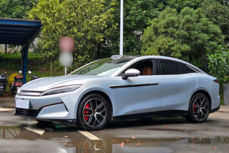 比亚迪 汉L 2025款 EV 四驱激光雷达旗舰型