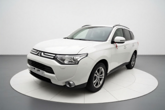 三菱 欧蓝德(进口) 2013款 2.4L 四驱豪华导航版 5座