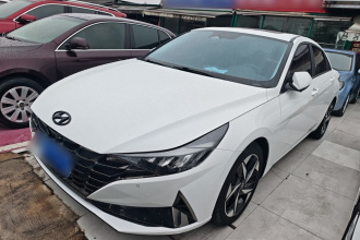 现代 伊兰特 2022款 1.5L CVT LUX尊贵版
