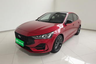 福特 福克斯 2022款 两厢 EcoBoost 180 自动ST Line