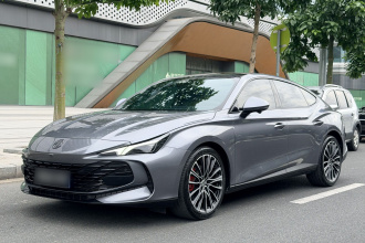 名爵 MG7 2025款 2.0T 405 AT奢享版