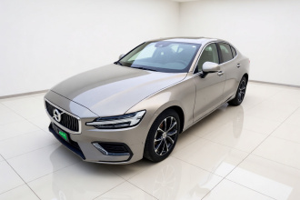 沃尔沃S60 2020款 T4 智逸豪华版