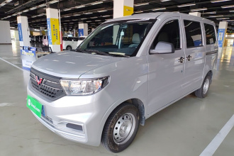 五菱汽车 五菱宏光V 2022款 1.5L劲取版电动助力LAR