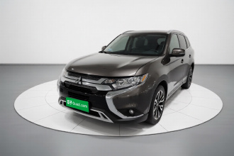三菱 欧蓝德 2020款 2.0L 两驱畅享版 7座