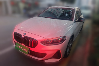 宝马1系 2021款 改款 120i M运动曜夜版