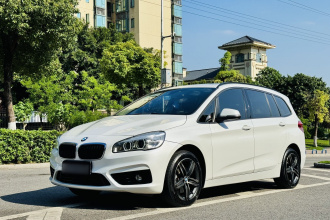 宝马2系多功能旅行车 2015款 218i 运动设计套装