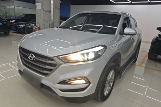 现代 途胜 2015款 1.6T 双离合两驱智能型